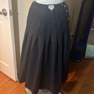 Black long pleated skirt